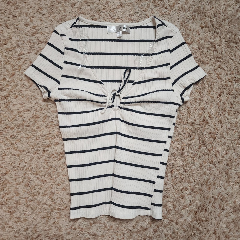 Madden Girl Striped Top Girls Size M White Black Ribbed Cinched Tie Front S/S‎